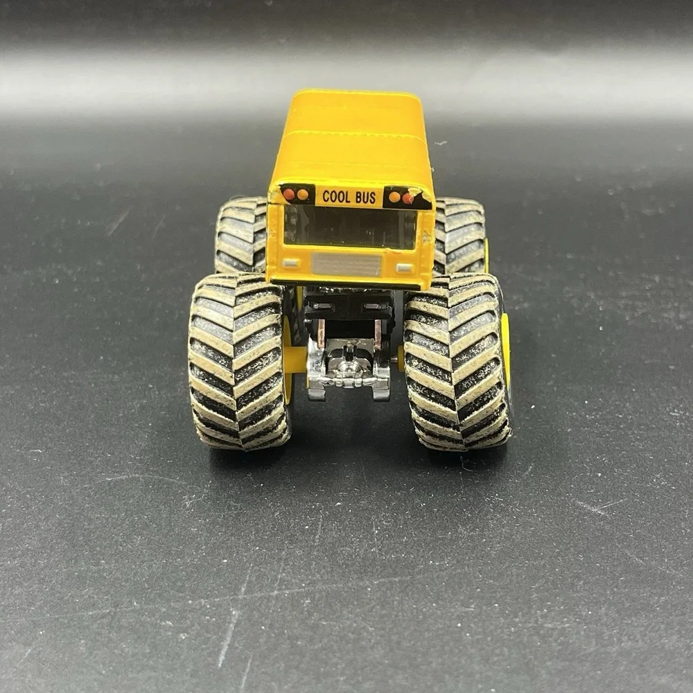 Hot Wheels Monster Jam Trucks 1:64 Scale Diecast Higher‎ Education Bus
